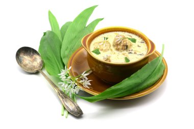 sarımsak çorbası köfte ve mantarlı t ile taze ramson