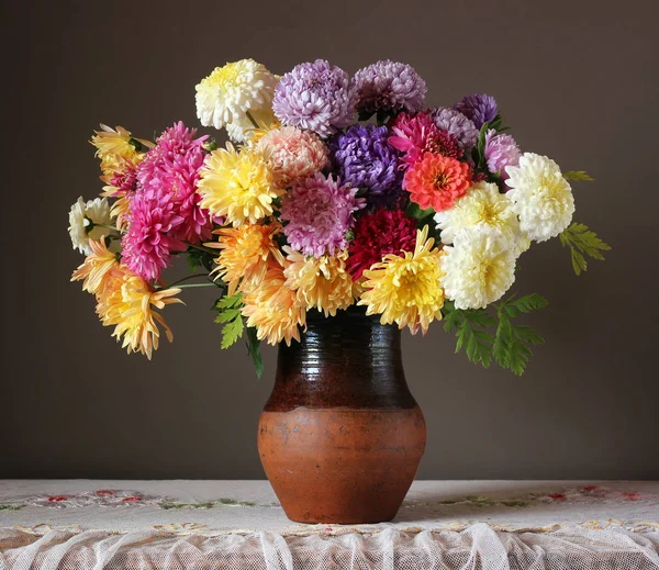 Autumn bouquet of asters and chrysanthemums — Stock Photo, Image