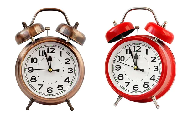 Reloj despertador retro a las doce, aislado . — Foto de Stock