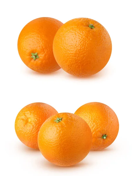 Sinaasappels geïsoleerd op een witte achtergrond — Stockfoto