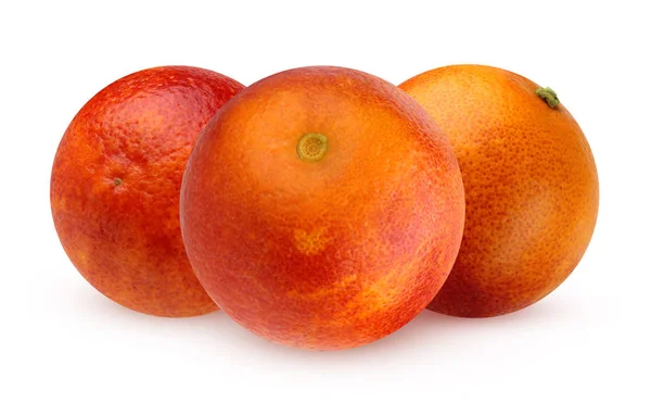 Tre blodiga röda apelsiner isolerad på vit bakgrund — Stockfoto