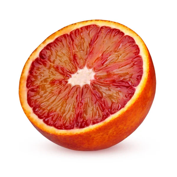 Meio vermelho laranja sangue isolado no fundo branco . — Fotografia de Stock