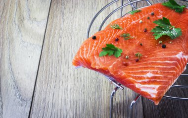 Taze balık somon ızgara 