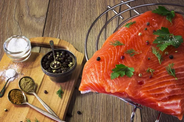 Taze balık somon ızgara 