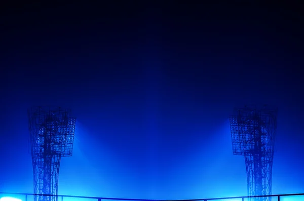 Focos del estadio en la noche — Foto de Stock