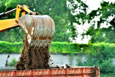 Ekskavatör çalışma 