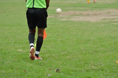 Futbol yardımcı hakem 