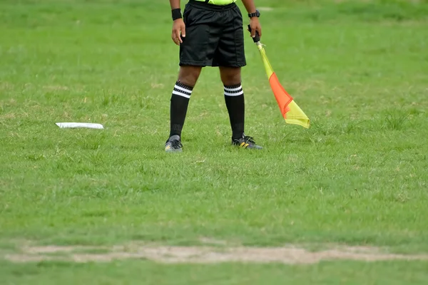 Árbitro assistente de futebol — Fotografia de Stock