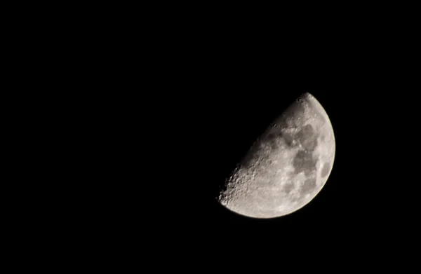 Luna en el cielo — Foto de Stock