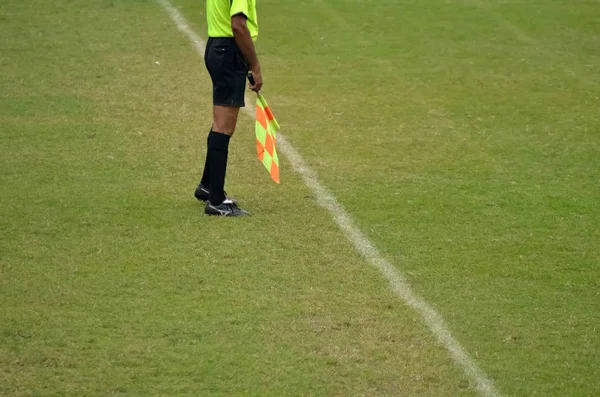 Árbitro assistente de futebol — Fotografia de Stock