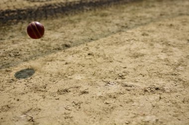 Kriket top zıplatma