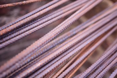 İnşaat alanında demir çubuk