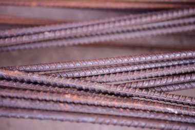 İnşaat alanında demir çubuk