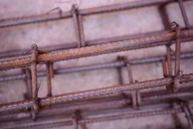 Tel ile oncrete barlar