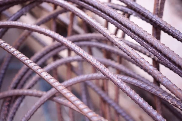 İnşaat alanında demir çubuk