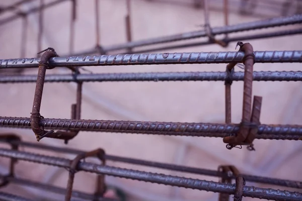 Tel ile oncrete barlar