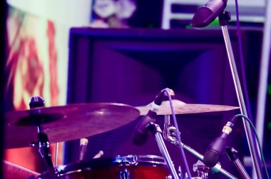 canlı sahne programı gerçekleştirilir