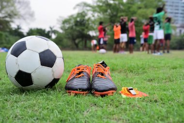 Çim futbol ekipmanları