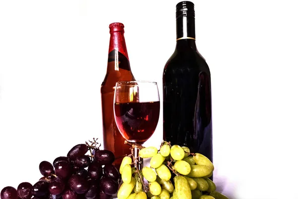 Beyaz Arka Planda Bir Bardak Şarap — Stok fotoğraf