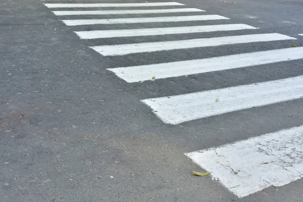 Yol Boş Zebra Geçiş Işareti — Stok fotoğraf