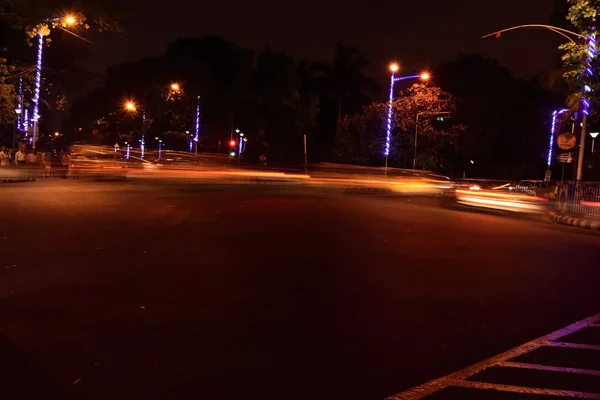 車の光の長時間露光 — ストック写真