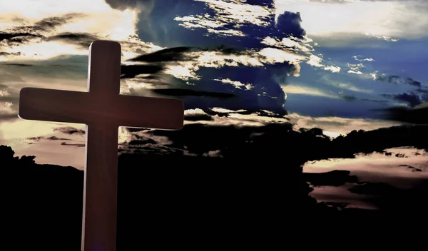 Ιησούς Σταυρό Κατά Δραματικό Ουρανό — Φωτογραφία Αρχείου