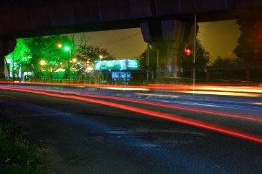 Gece şehir hareket trafik ışığı iz