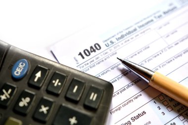 Amerikan vergi form 1040 beyaz arka plan üzerinde. Doldurmak Amerikan vergi formu.