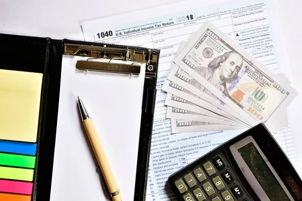 Formularz Podatkowy Notatnik Długopis Kalkulator Stole — Zdjęcie stockowe