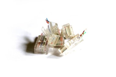 Rj-45 bağlayıcılarıyla birlikte Ethernet yama kordonlar 