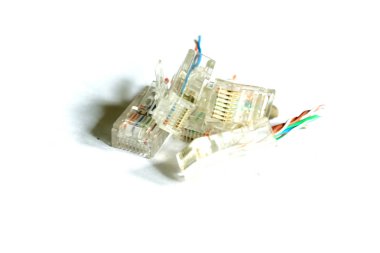 Rj-45 bağlayıcılarıyla birlikte Ethernet yama kordonlar 