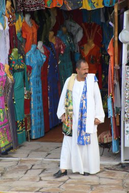 Onun mallar satan satıcı 