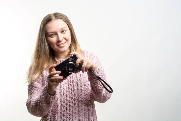 Ritratto Una Giovane Bella Ragazza Bionda Sorridente Che Indossa Maglione — Foto Stock