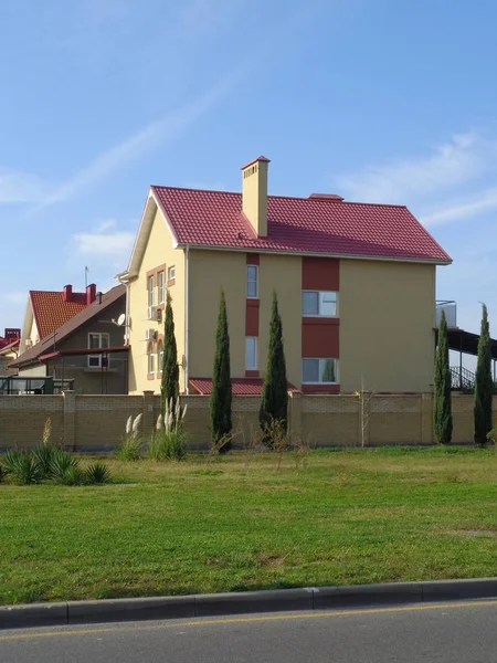 Nova casa para alugar e vender — Fotografia de Stock