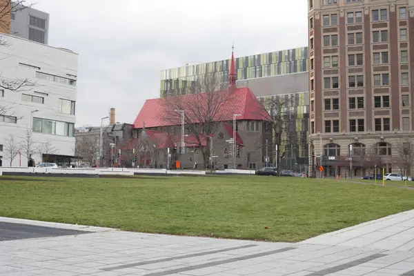 Piękne budynki w centrum miasta Montreal, Kanada — Zdjęcie stockowe