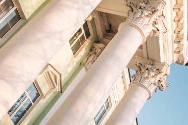 Parça sütun. Korinth. Baştaban.