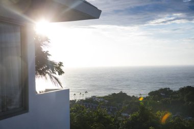 Samui adası. Villadan denize güzel bir manzara