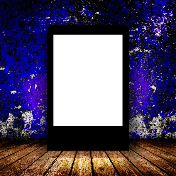 Blank billboard in empty dark room. — Stock Photo, Image