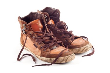 Eski kahverengi spor ayakkabı