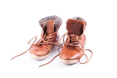 Eski kahverengi spor ayakkabı
