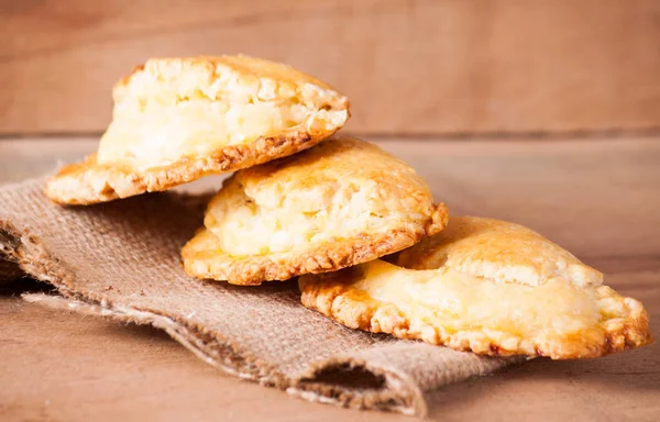 Süzme peynir ile tanımlama