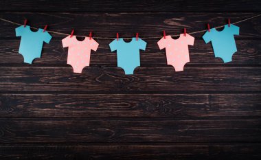 Ahşap masa üzerinde Baby shower dekorasyon