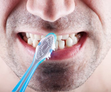 Yeni diş fırçası 