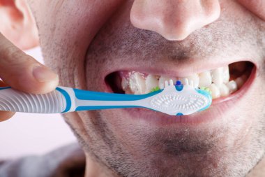 Yeni diş fırçası 