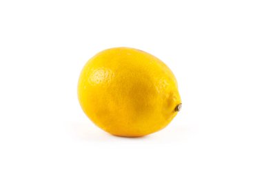 Beyaz izole olgun taze limon 
