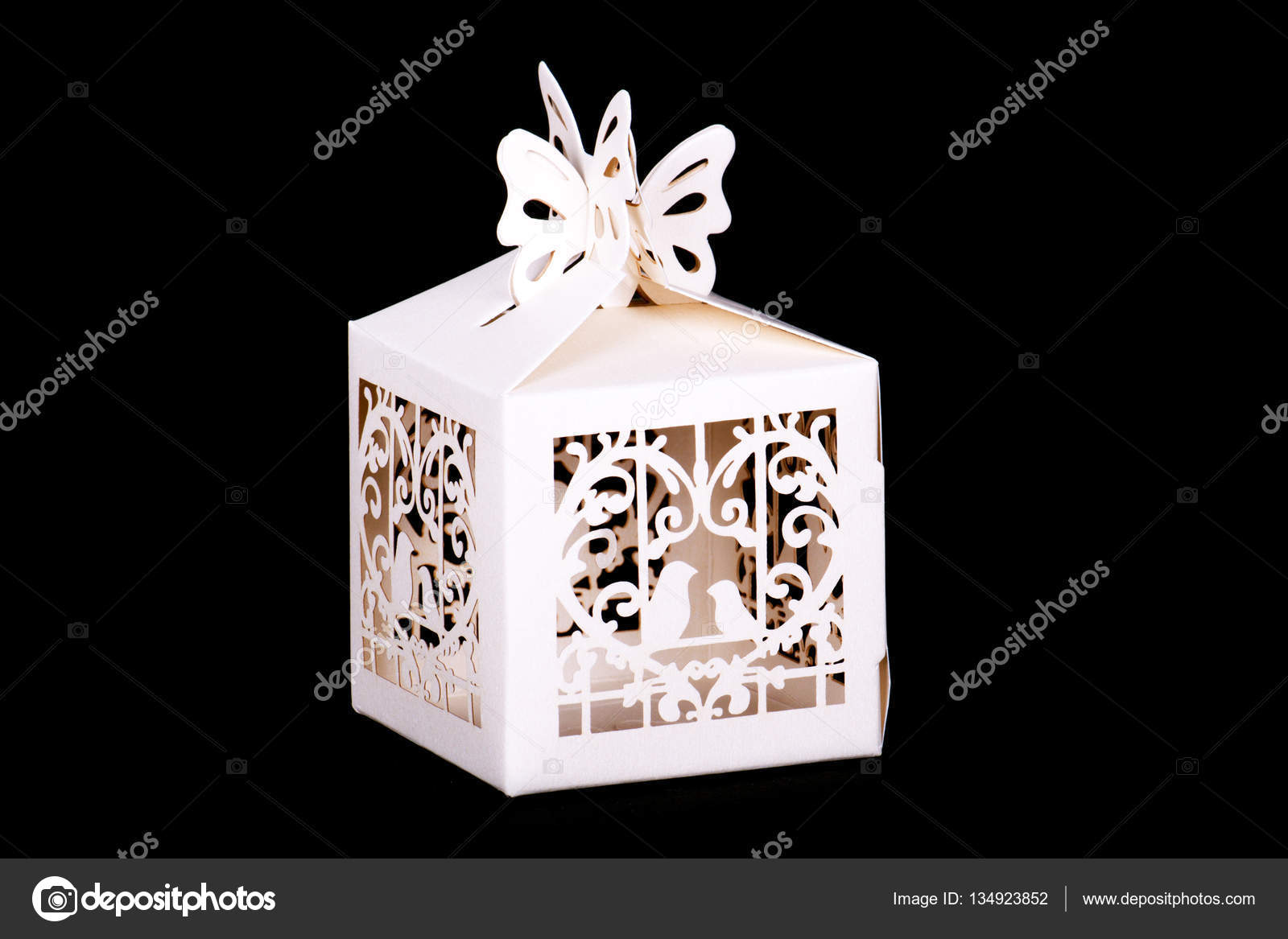 Imágenes de Caja de corte láser libres de derechos | DepositPhotos, image size:1600x1167