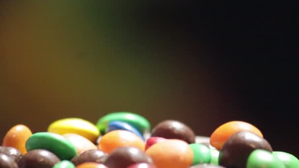 Багатокольорові бонбольні цукерки — стокове відео