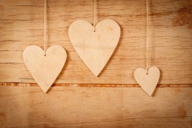 Ahşap arka plan ağaç Kalpler