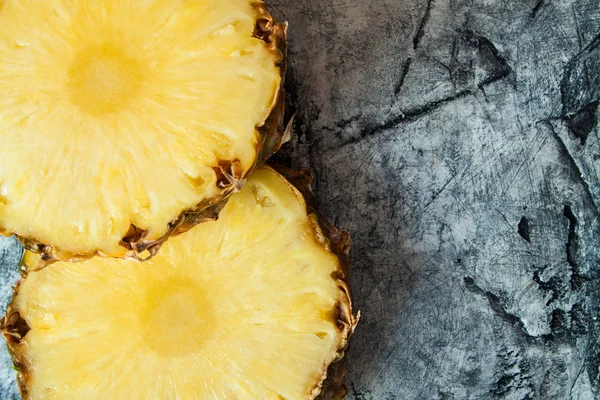 Çam elma kapatın. Taze meyve