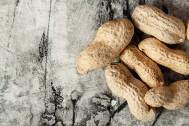 Kavrulmuş fıstık kabuğu